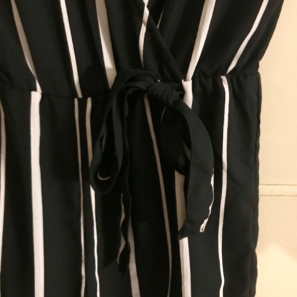 Flattering black & white striped  faux wrap romper - Picture 3 of 3